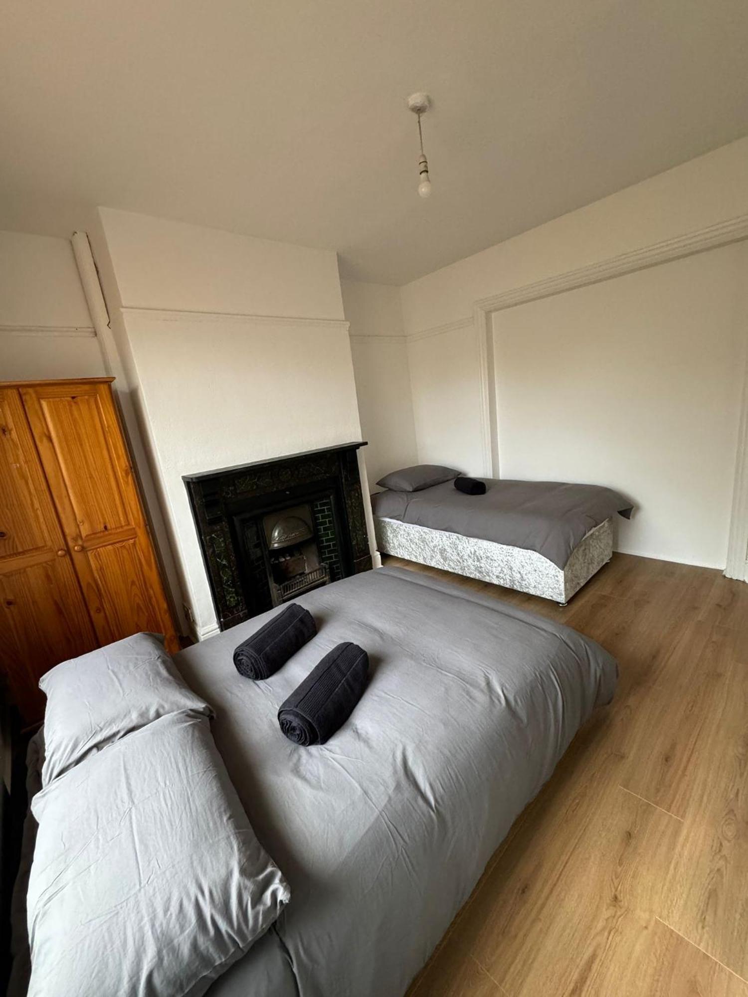 Very Nice Triple Room At 2 Iveragh Rd-5 Dublin Exterior photo