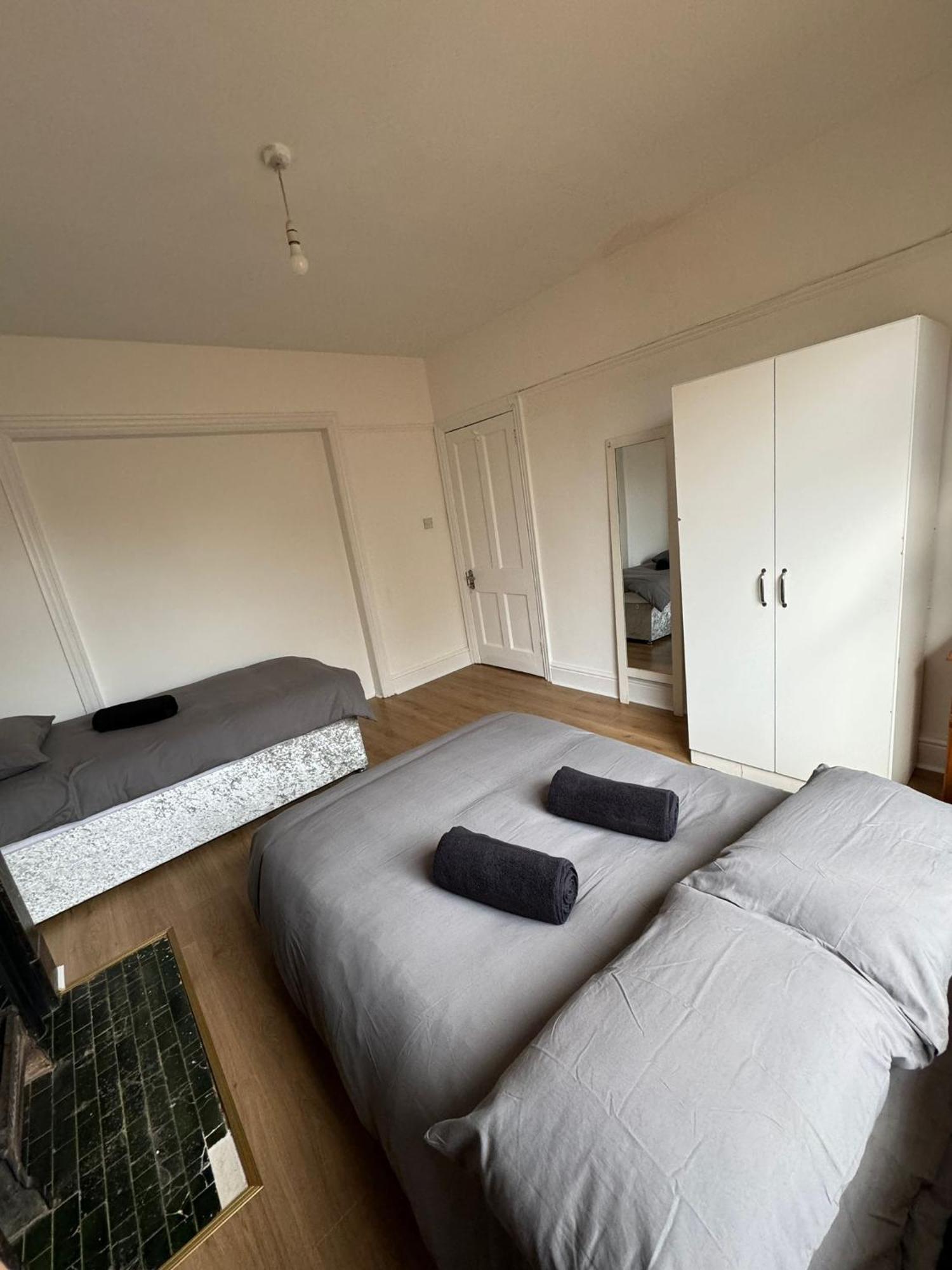 Very Nice Triple Room At 2 Iveragh Rd-5 Dublin Exterior photo
