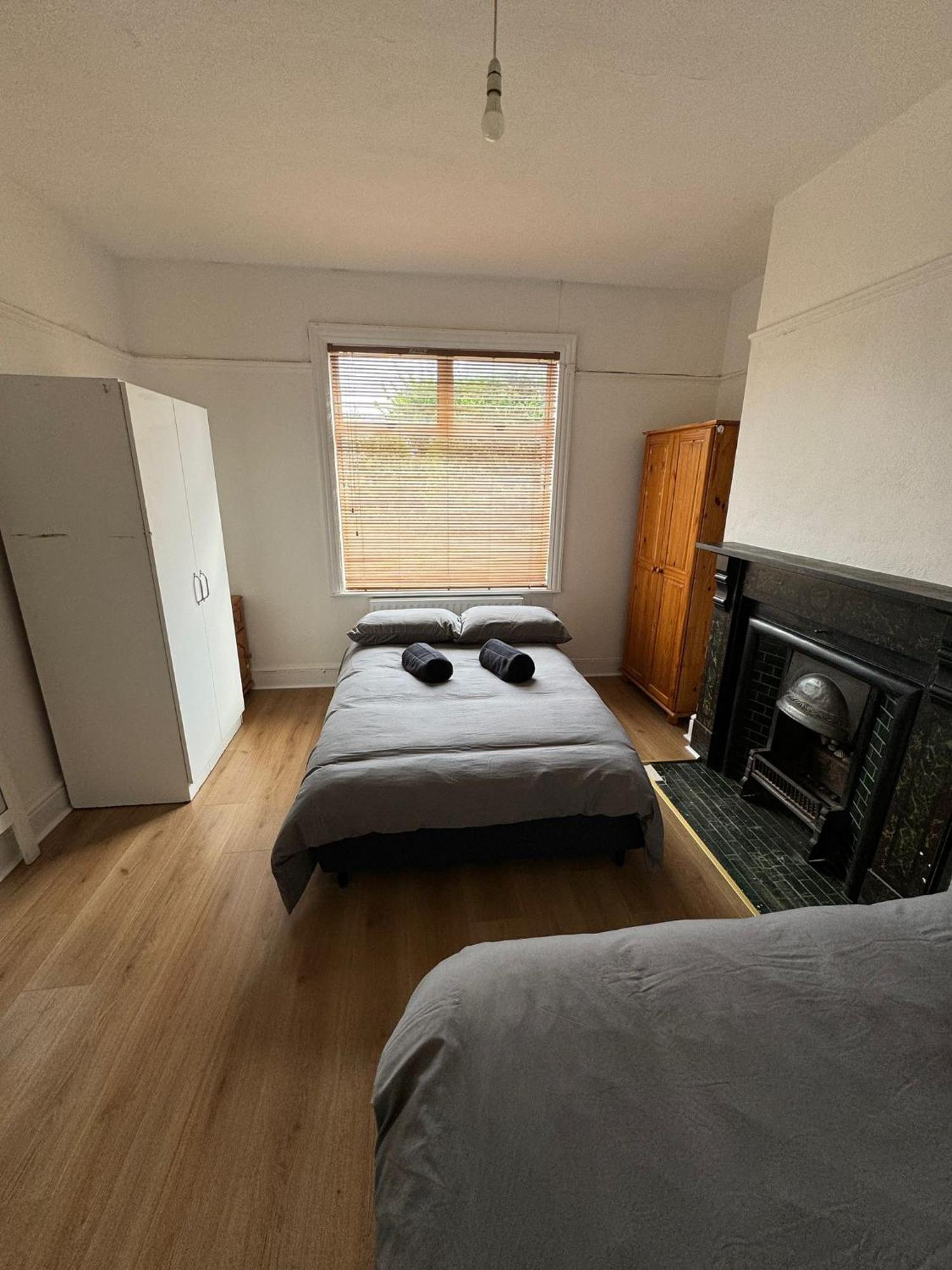 Very Nice Triple Room At 2 Iveragh Rd-5 Dublin Exterior photo